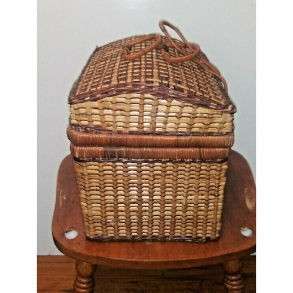 Wicker Picnic Basket w/Durable Plastic Dinnerware Set Serves 4 red gingham linin